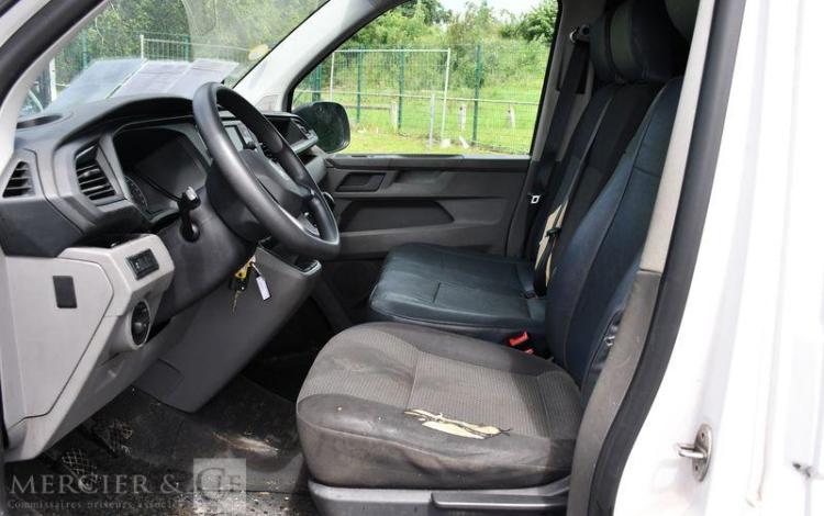 VOLKSWAGEN T6 BLANC FX-626-HJ