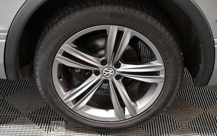 VOLKSWAGEN TIGUAN GRIS GB-013-ZG