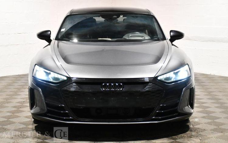 AUDI GT E-TRON GRIS GC-122-KW