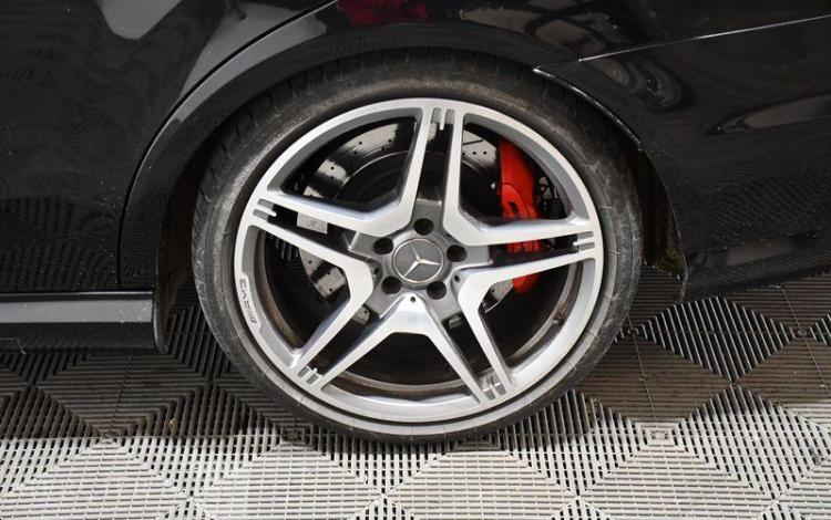 MERCEDES CLASSE E AMG NOIR GD-849-NT