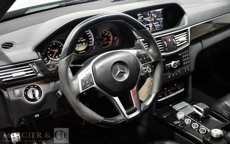 MERCEDES CLASSE E AMG NOIR GD-849-NT