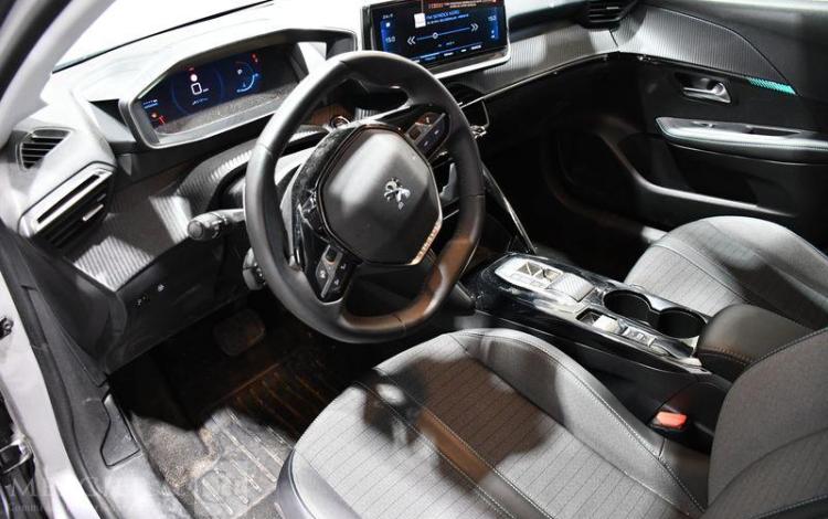 PEUGEOT 208 ALLURE PACK PURE TECH 100 GRIS GF-065-NG