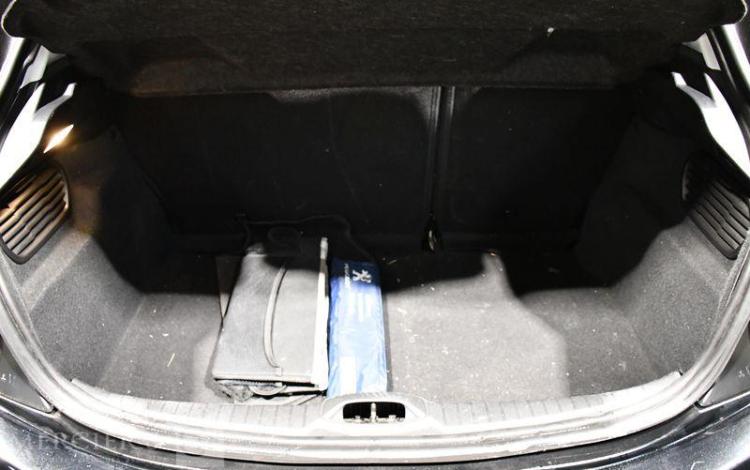 PEUGEOT 208 1.2 VTI 80ch STYLE NOIR GF-340-XN