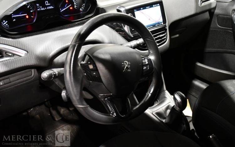 PEUGEOT 208 1.2 VTI 80ch STYLE NOIR GF-340-XN
