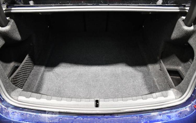 BMW 318 D PACK M BLEU GF-816-XF
