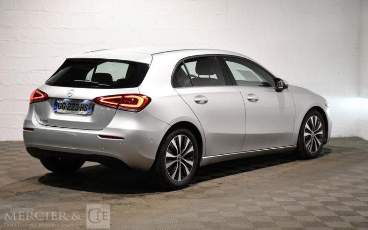 MERCEDES CLASSE A 180 BM6 BUSINESS LINE 5P GRIS GG-223-HS