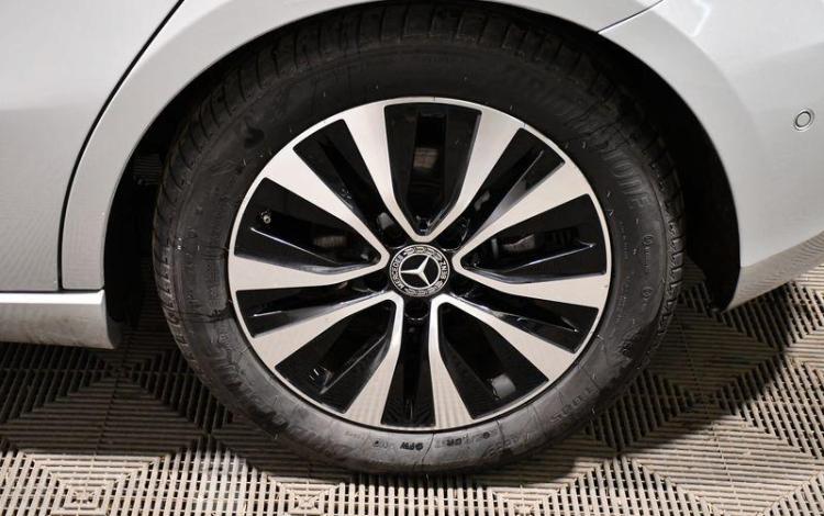 MERCEDES CLASSE A 180 BM6 BUSINESS LINE 5P GRIS GG-223-HS