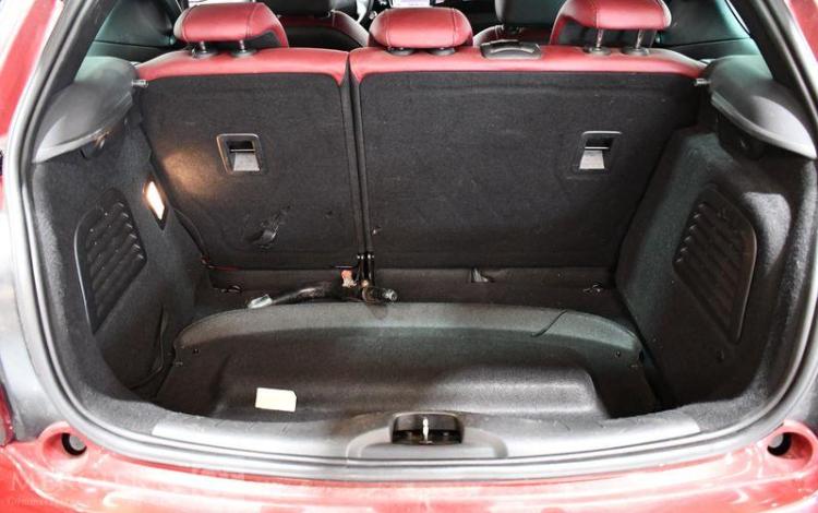 CITROEN DS3 1,6 HDI 90 AIRDREAM SOCHIC ROUGE GH-289-XK