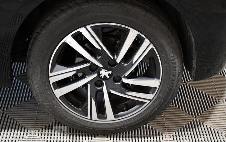 PEUGEOT 208 1.2 PURETECH 130ch ALLURE PACK EAT NOIR GJ-372-EZ