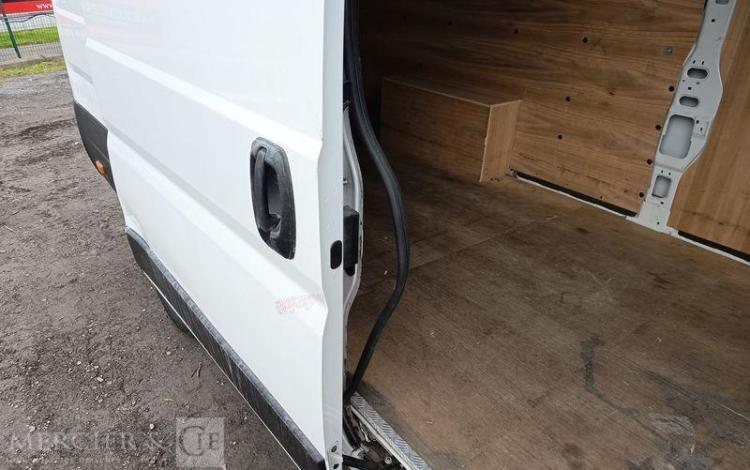 FIAT DUCATO FOURGON XLH2 3.5T 140ch – DIESEL – AN 2022 BLANC GJ-527-LF
