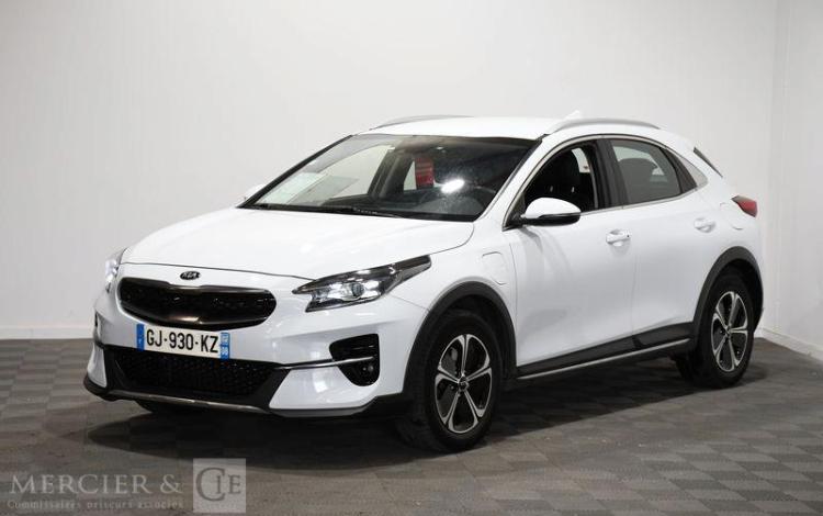 KIA XCEED ACTIVE BLANC GJ-930-KZ