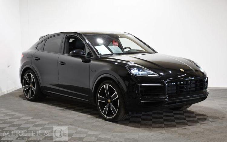 PORSCHE CAYENNE COUPE E-HYBRID NOIR GK-020-FT