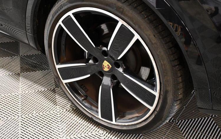 PORSCHE CAYENNE COUPE E-HYBRID NOIR GK-020-FT