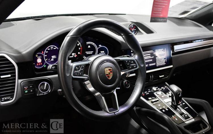 PORSCHE CAYENNE COUPE E-HYBRID NOIR GK-020-FT