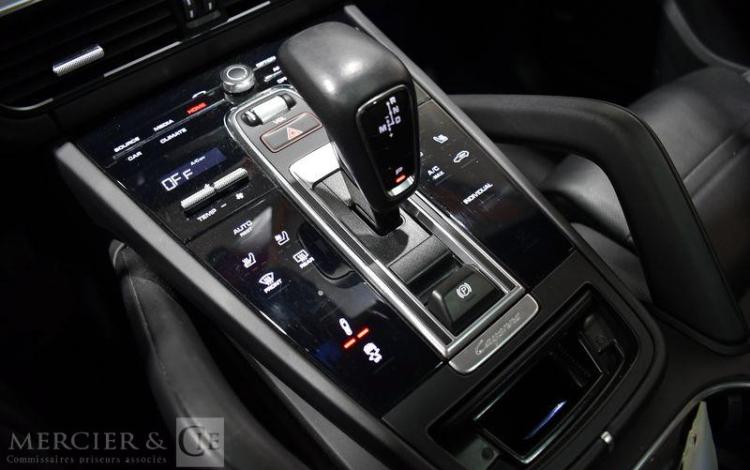 PORSCHE CAYENNE COUPE E-HYBRID NOIR GK-020-FT
