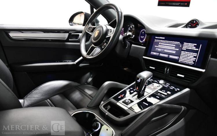 PORSCHE CAYENNE COUPE E-HYBRID NOIR GK-020-FT
