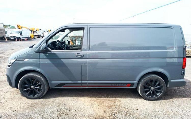 VOLKSWAGEN TRANSPORTER T6 2.0 TDI 150ch 2T8 L1H1 EDITION DSG GRIS GL-412-KK