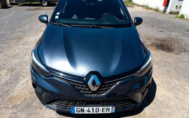 RENAULT CLIO V 5 Portes 1.0 TCe 12V S&S 90 cv – ESSENCE – 52595 KMS – ANNEE GRIS GN-410-ER