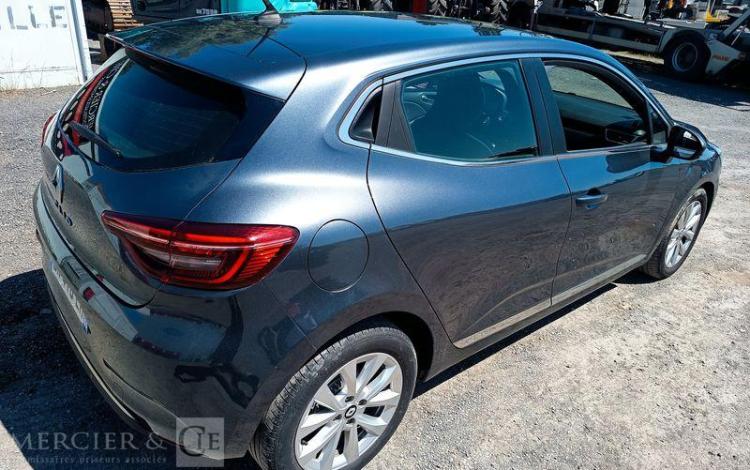 RENAULT CLIO V 5 Portes 1.0 TCe 12V S&S 90 cv – ESSENCE – 52595 KMS – ANNEE GRIS GN-410-ER