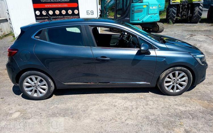 RENAULT CLIO V 5 Portes 1.0 TCe 12V S&S 90 cv – ESSENCE – 52595 KMS – ANNEE GRIS GN-410-ER