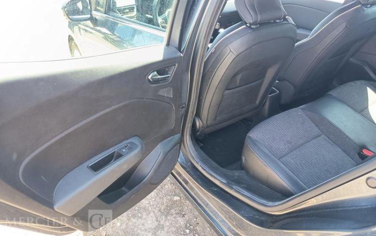 RENAULT CLIO V 5 Portes 1.0 TCe 12V S&S 90 cv – ESSENCE – 52595 KMS – ANNEE GRIS GN-410-ER