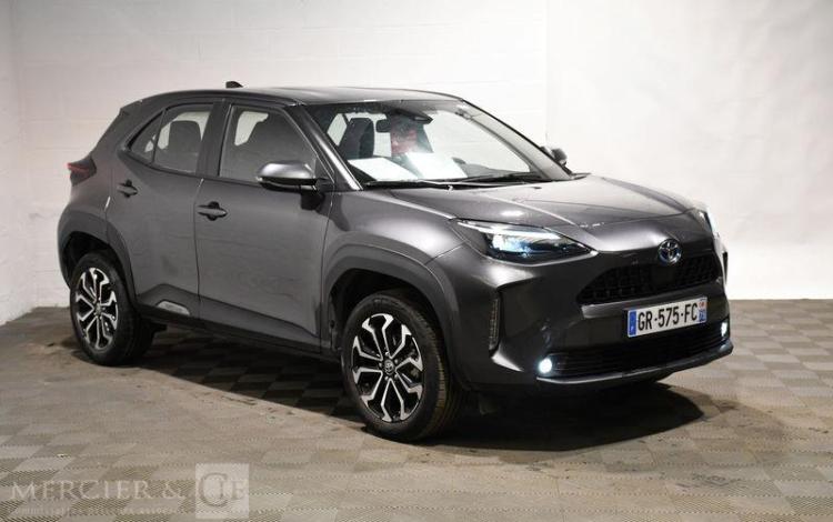 TOYOTA YARIS CROSS DYNAMIC GRIS GR-575-FC