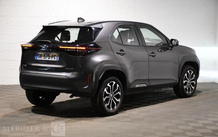 TOYOTA YARIS CROSS DYNAMIC GRIS GR-575-FC