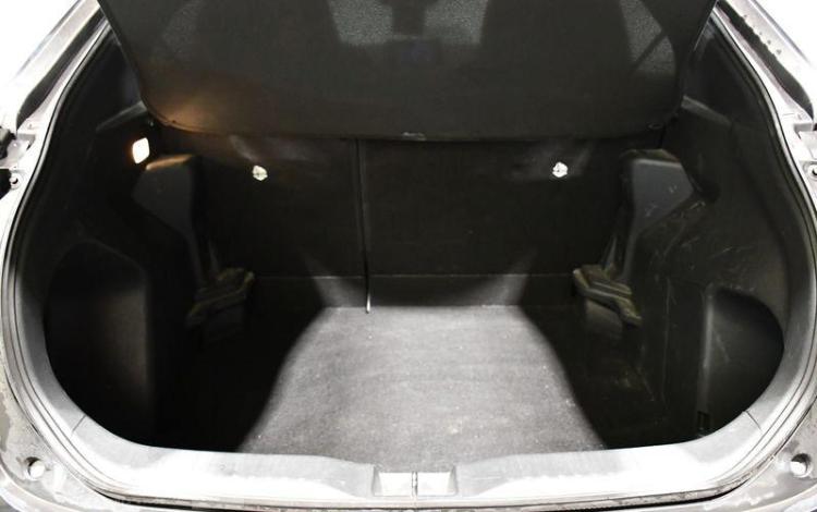TOYOTA YARIS CROSS DYNAMIC GRIS GR-575-FC
