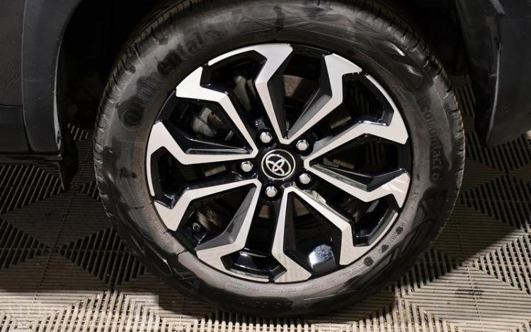 TOYOTA YARIS CROSS DYNAMIC GRIS GR-575-FC
