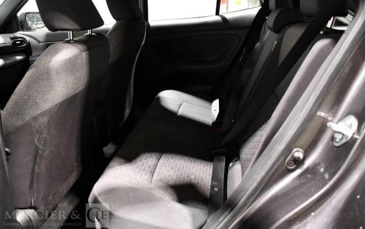 TOYOTA YARIS CROSS DYNAMIC GRIS GR-575-FC