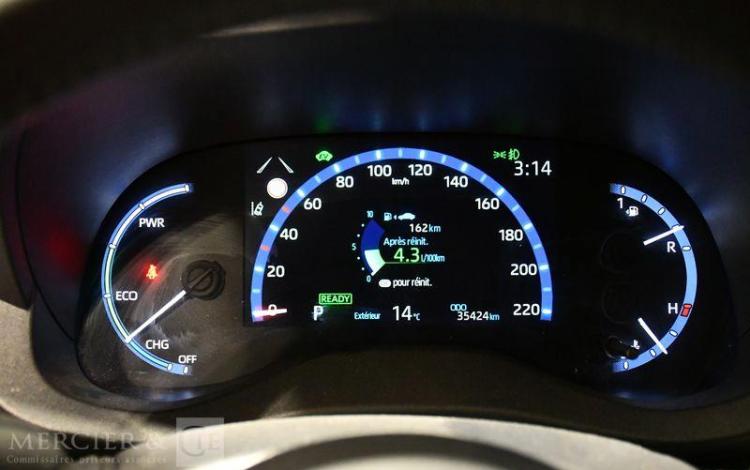 TOYOTA YARIS CROSS DYNAMIC GRIS GR-575-FC