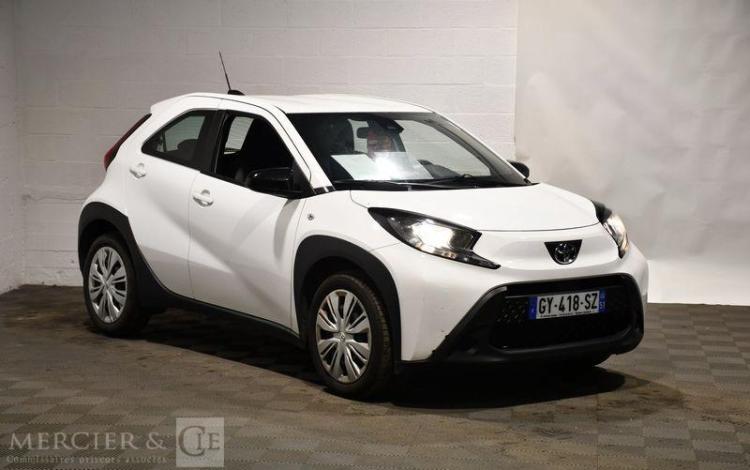 TOYOTA AYGO X BLANC GY-418-SZ