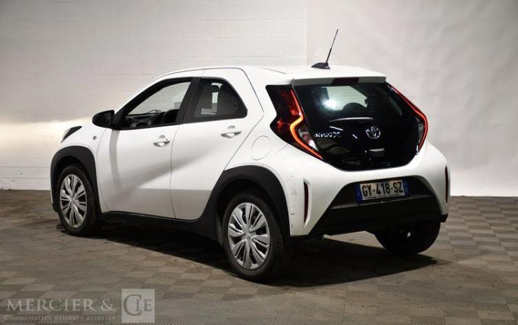 TOYOTA AYGO X BLANC GY-418-SZ