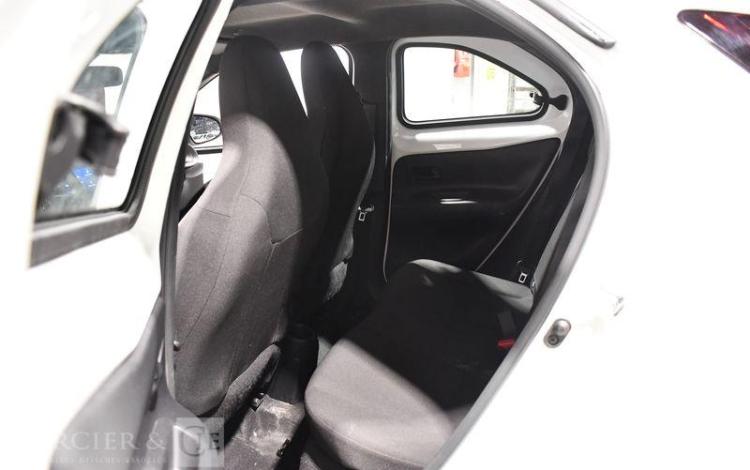 TOYOTA AYGO X BLANC GY-418-SZ