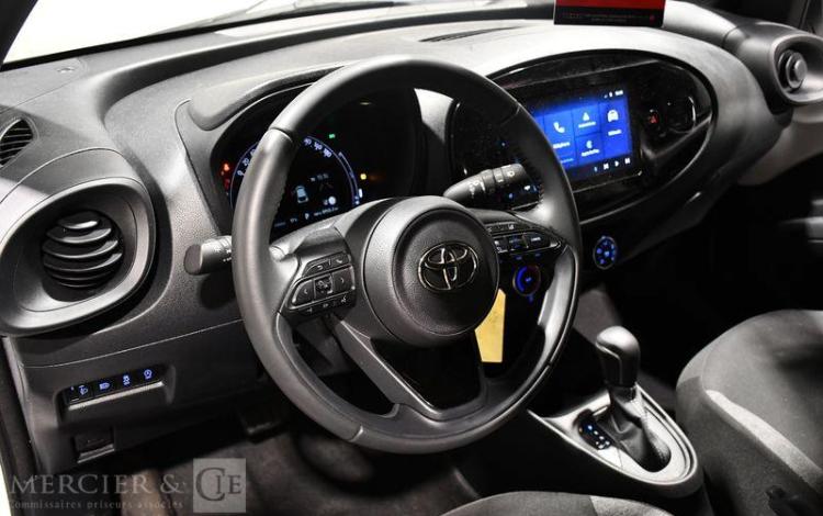 TOYOTA AYGO X BLANC GY-418-SZ