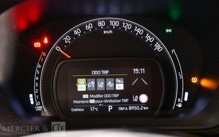 TOYOTA AYGO X BLANC GY-418-SZ