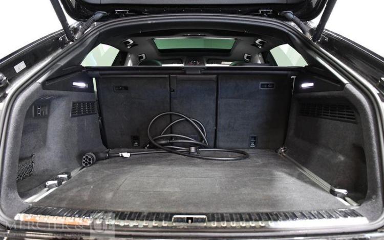 AUDI Q8 FACELIFT 60 TFSI E 490  GY-832-MT