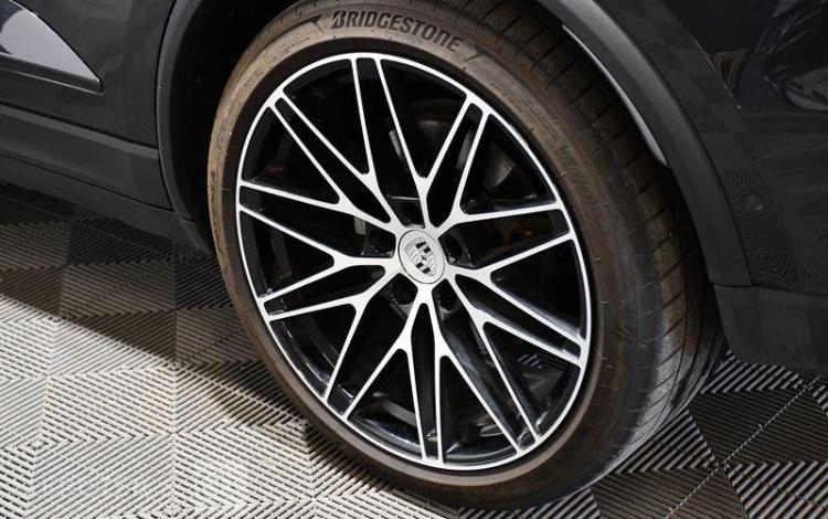 PORSCHE MACAN 4  HB-360-BR