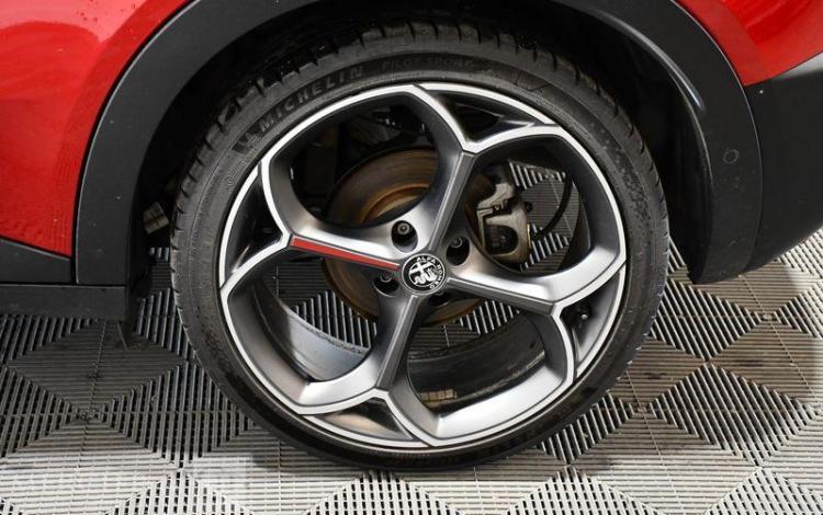 ALFAROMEO JUNIOR ELECTRIQUE 280ch 54KWH VELOCE ROUGE HB-676-GQ