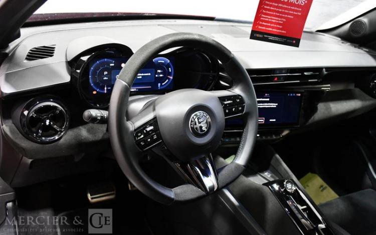 ALFAROMEO JUNIOR ELECTRIQUE 280ch 54KWH VELOCE ROUGE HB-676-GQ