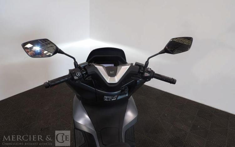 HONDA 2 ROUES 125 PCX DX GRIS HC-841-KM