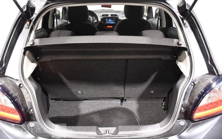 MITSUBISHI SPACE STAR GRIS HE-866-MP