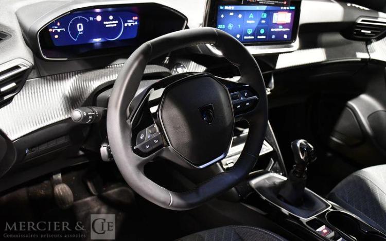 PEUGEOT 2008 1.2 PURETECH 100ch ALLURE NOIR HF-343-MT