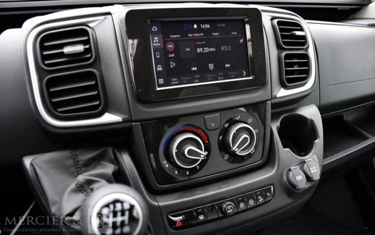 FIAT AUTOSTAR V630 G DESIGN EDITION 2,2 JTD 140CH BLANC HJ-540-GL