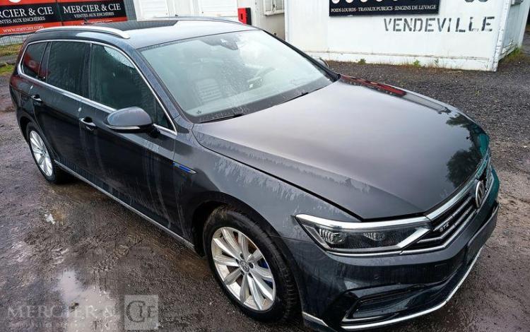 VOLKSWAGEN PASSAT – POUR PIECES SANS CARTE GRISE GRIS TXAM085
