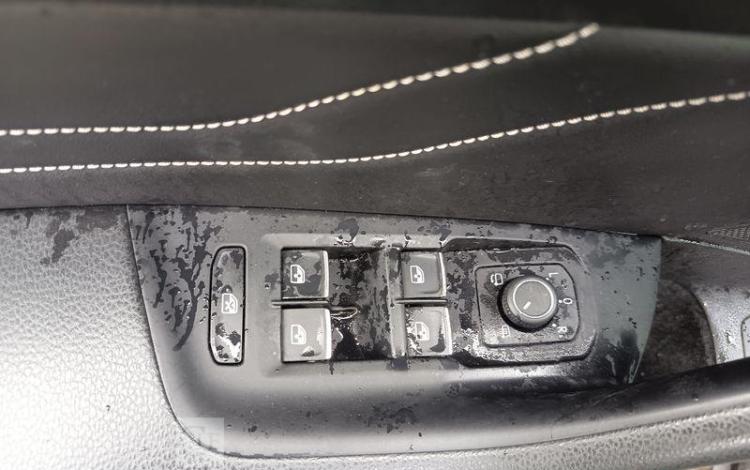 VOLKSWAGEN PASSAT – POUR PIECES SANS CARTE GRISE GRIS TXAM085