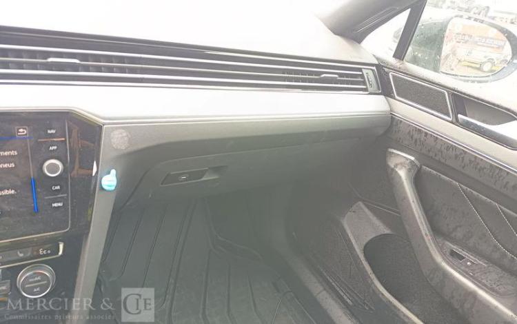 VOLKSWAGEN PASSAT – POUR PIECES SANS CARTE GRISE GRIS TXAM085