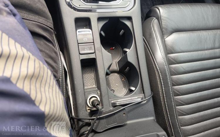 VOLKSWAGEN PASSAT – POUR PIECES SANS CARTE GRISE GRIS TXAM085