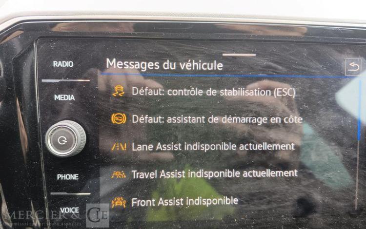 VOLKSWAGEN PASSAT – POUR PIECES SANS CARTE GRISE GRIS TXAM085