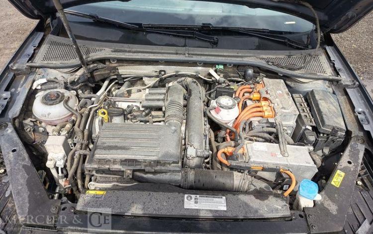 VOLKSWAGEN PASSAT – POUR PIECES SANS CARTE GRISE GRIS TXAM085